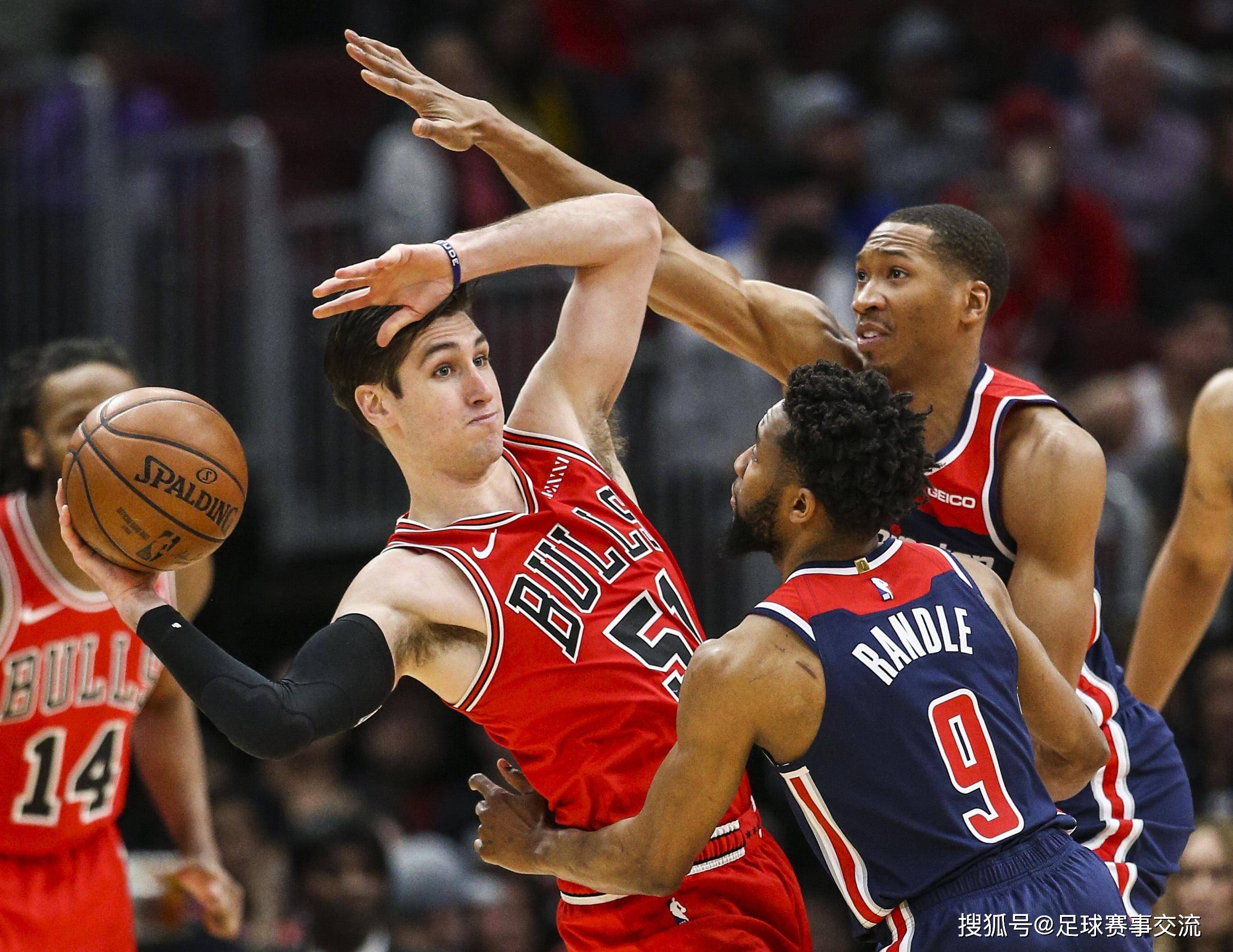 熊猫体育官方网站-NBA常规赛马刺客场战胜黄蜂