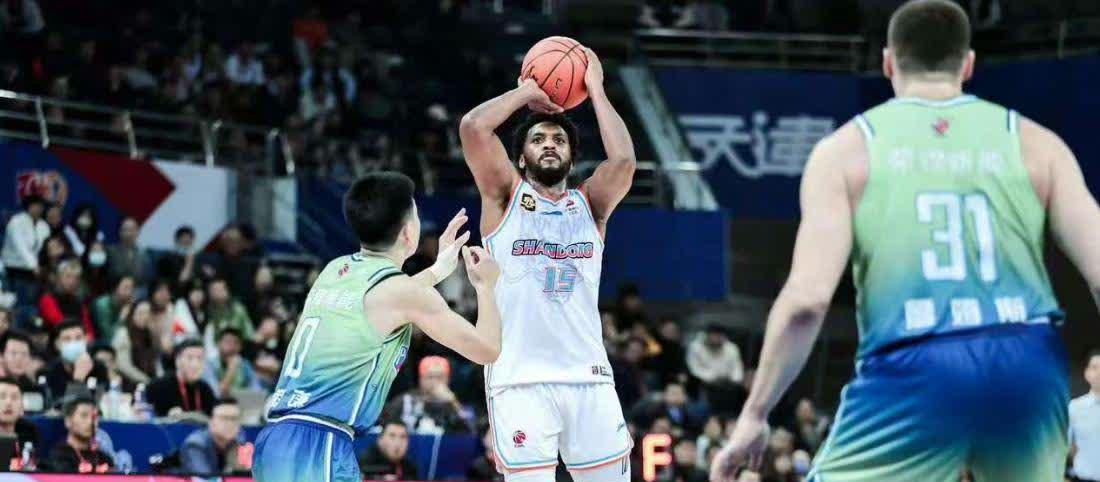 熊猫TV-山东男篮迎来连胜，冲击前四