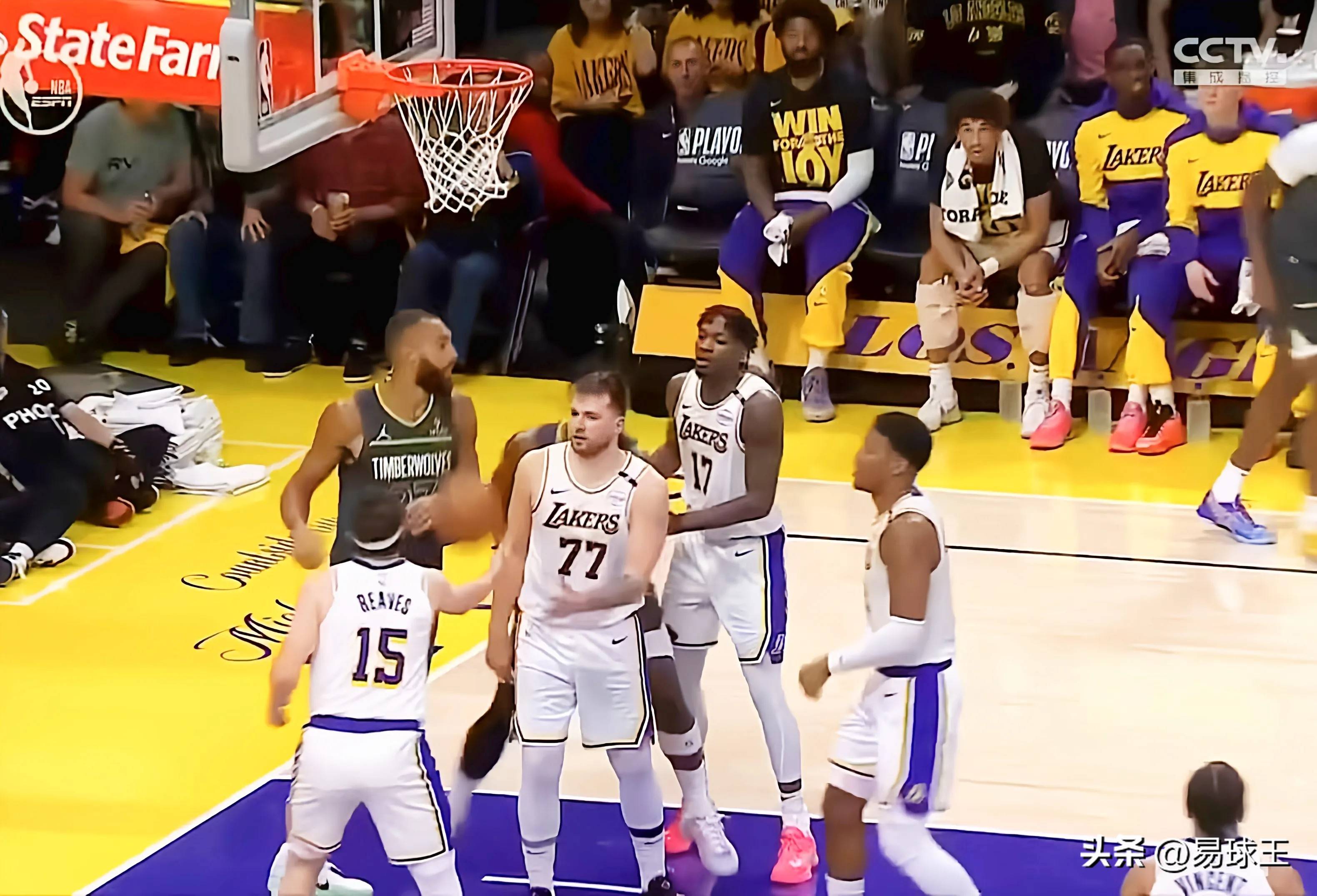 快船客场惨败爵士，客场连败