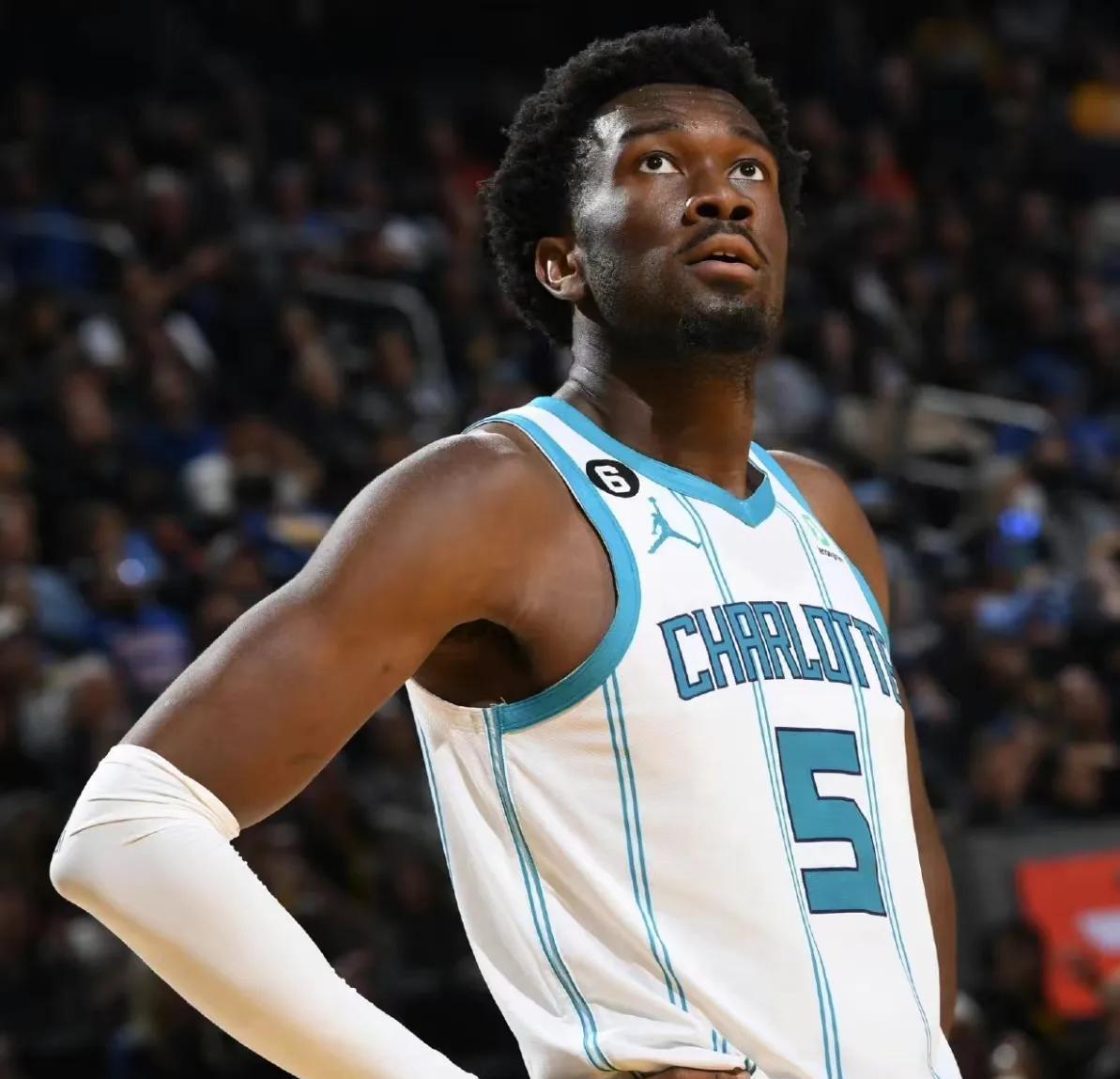 公牛内线悍将独得20+10，助队获胜