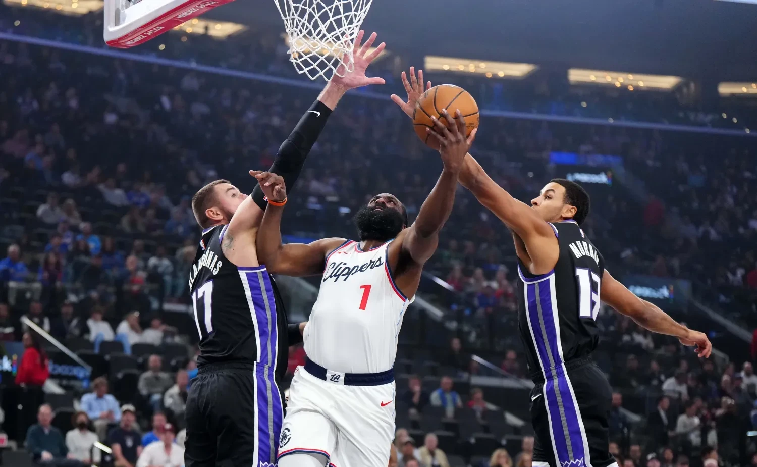 快船客场击败鹈鹕,逆转获胜 快船客场击败鹈鹕,逆转获胜