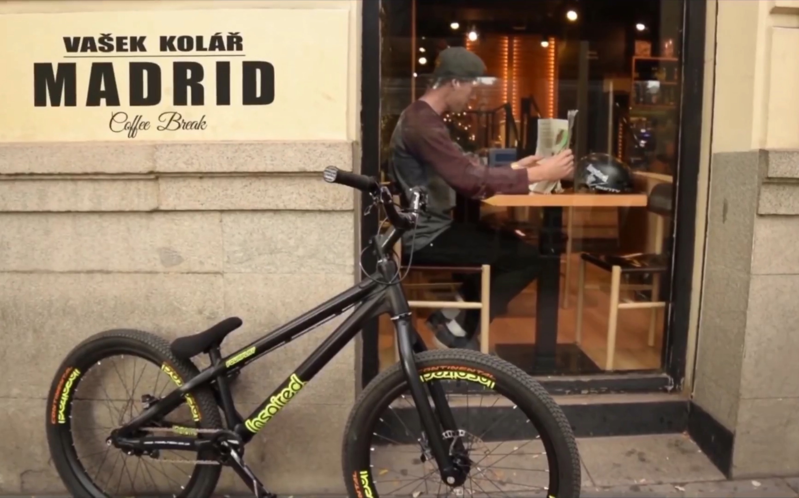 熊猫TV-包含KT血洗MAD，Inspired开启传奇时刻激烈交锋四强赛，点燃全场激情的词条