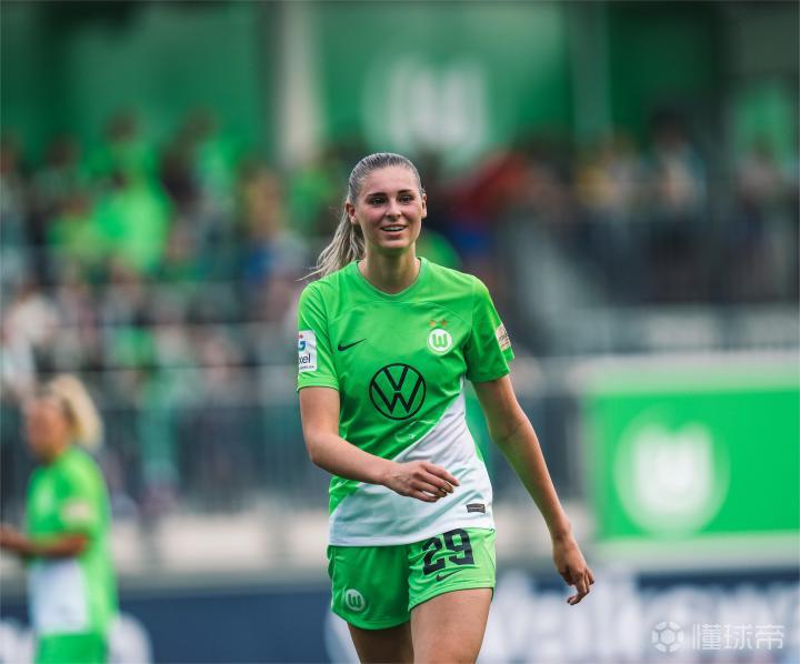 熊猫体育-德国女子足球比赛选手表现出色