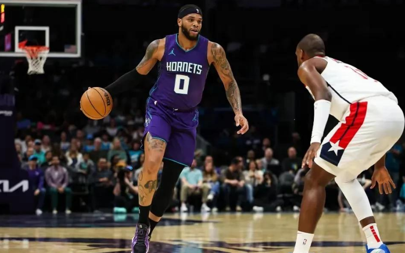 开拓者客场大胜黄蜂，利拉德全场最高篮板