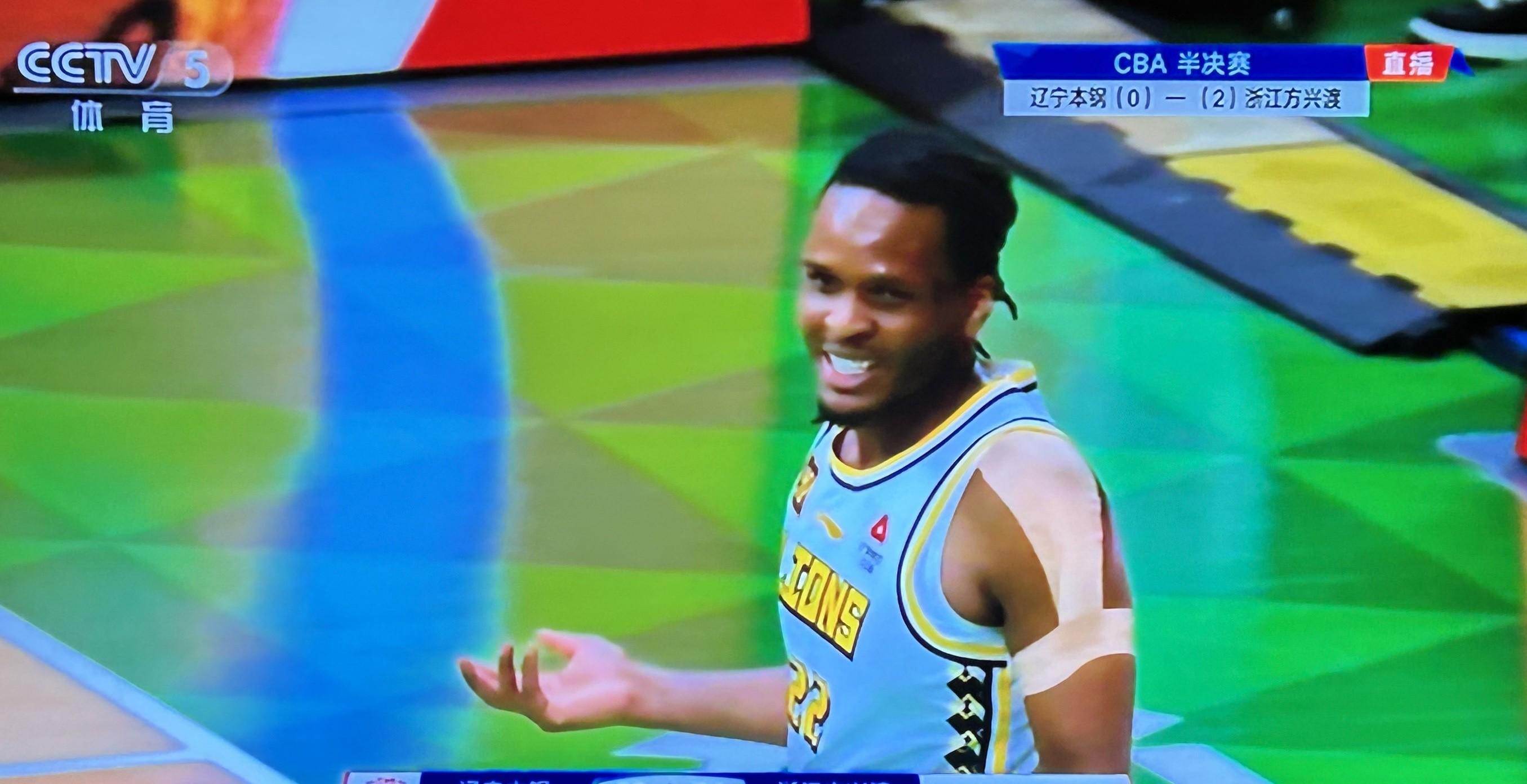 失误频现，球员心态崩溃，主队成功逆转