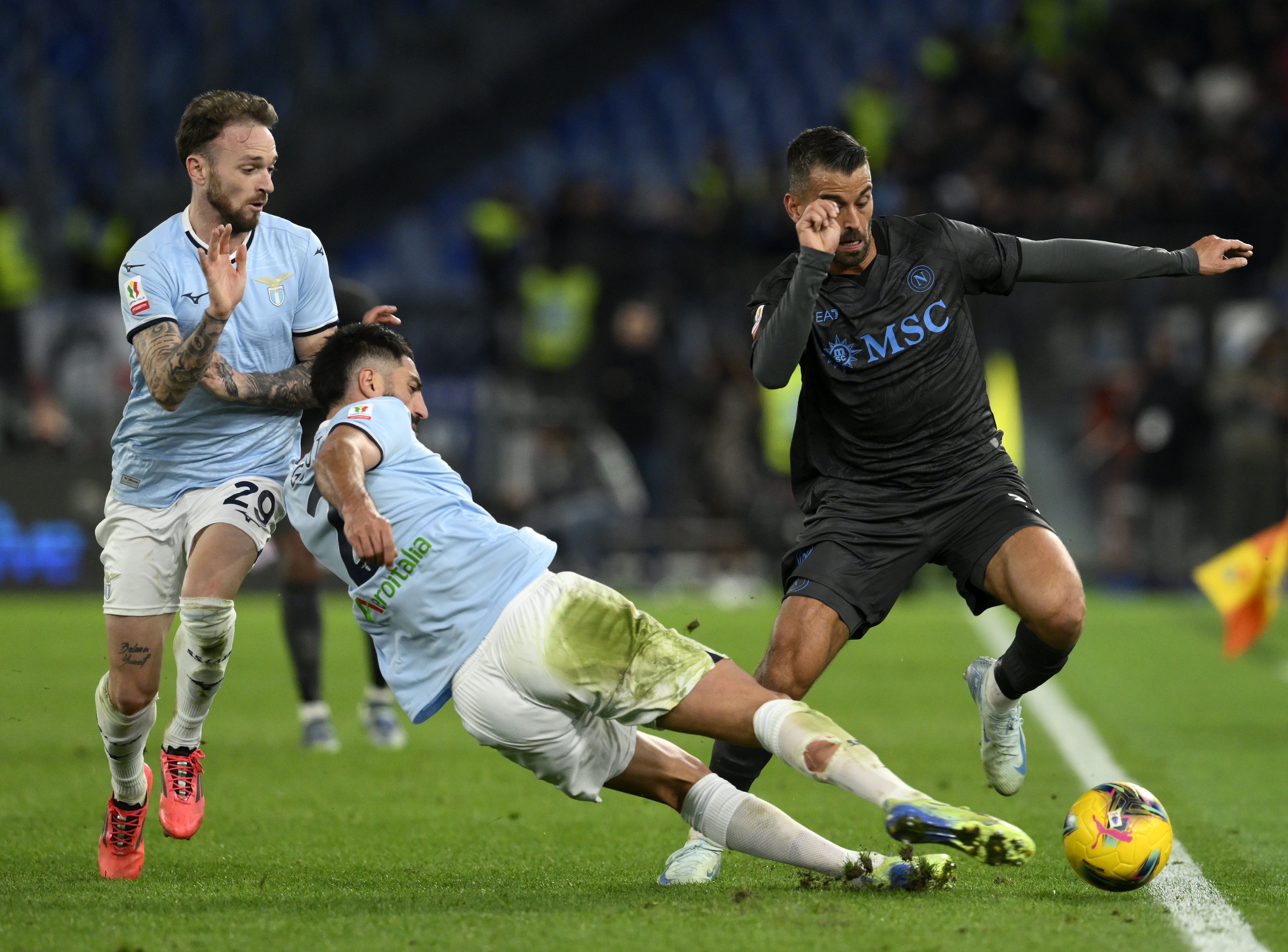 包含罗马德比：罗马主场险胜拉齐奥的词条