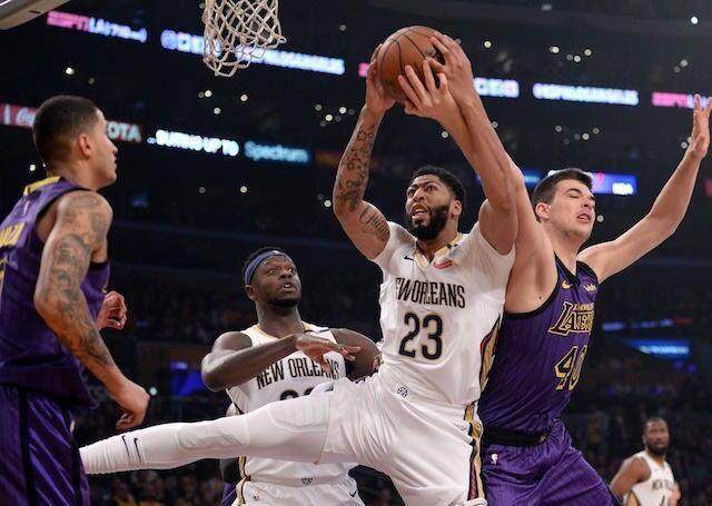 关于雄鹿力克深圳队，浓眉哥点燃赛场的信息