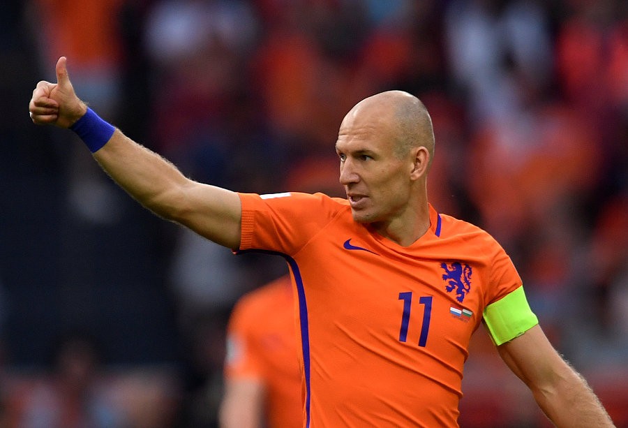 巴萨血洗波兰，罗本送出助攻